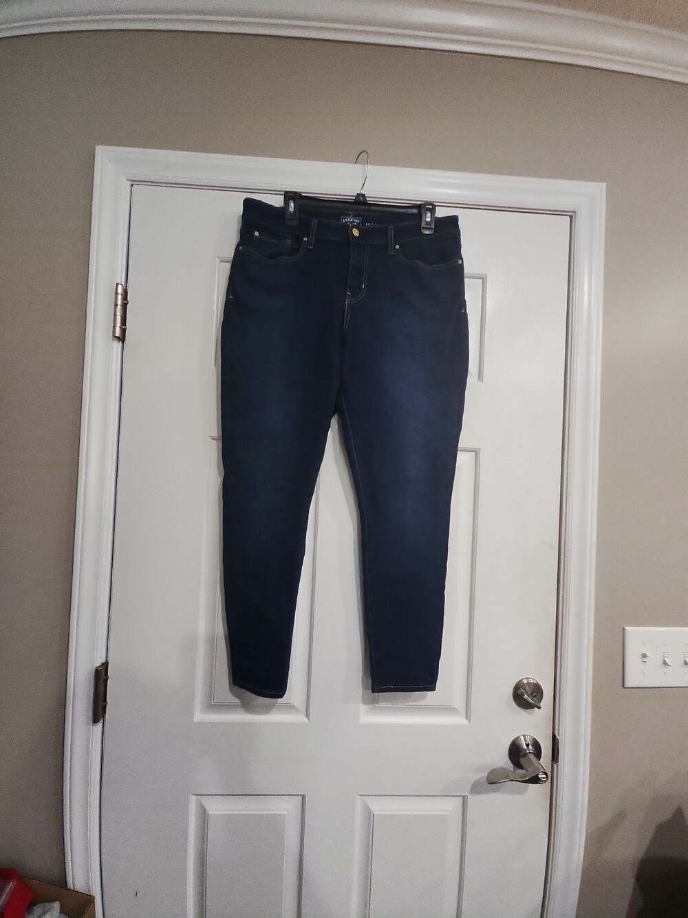 Signature by Levi Strauss & Co. Women's Mid-Rise Skinny Jeans